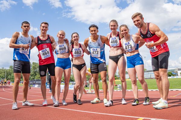 Jason Gordon (OTB Osnabrueck), Florian Kroll (LG Osnabrueck), Sophie Weymann (OTB Osnabrueck), Marie Zepter (LG Osnabrueck), Jordan Gordon (OTB Osnabrueck), Jana Rohling (LG Osnabrueck), Katrin Beutel (OTB Osnabrueck), Fabian Dammermann (LG Osnabrueck) am 29.05.2022 waehrend der Deutschen Meisterschaften Langstaffel im Otto-Schott-Sportzentrum in Mainz